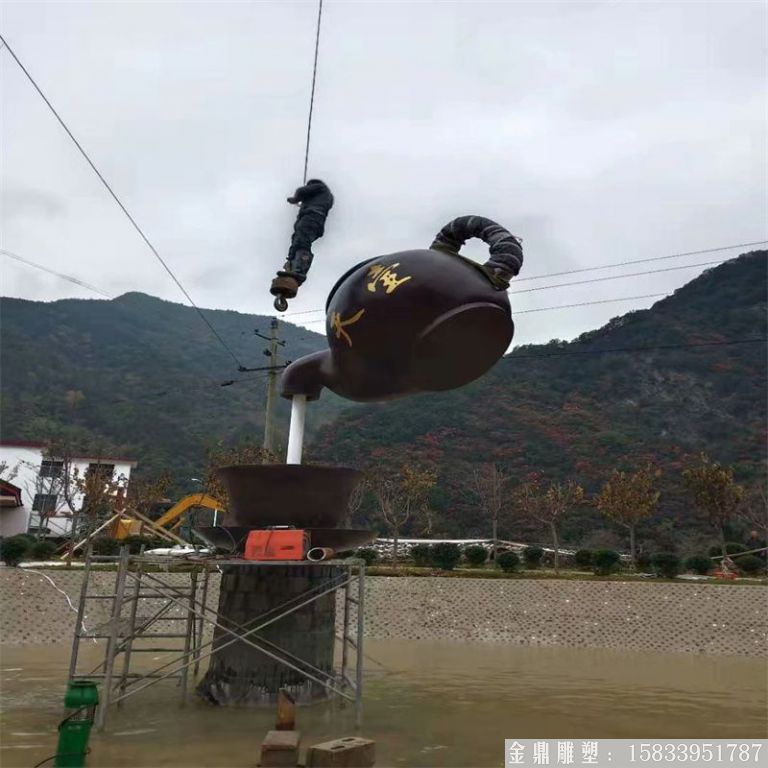 安徽玻璃鋼天壺雕塑案例，池塘水景流水壺10